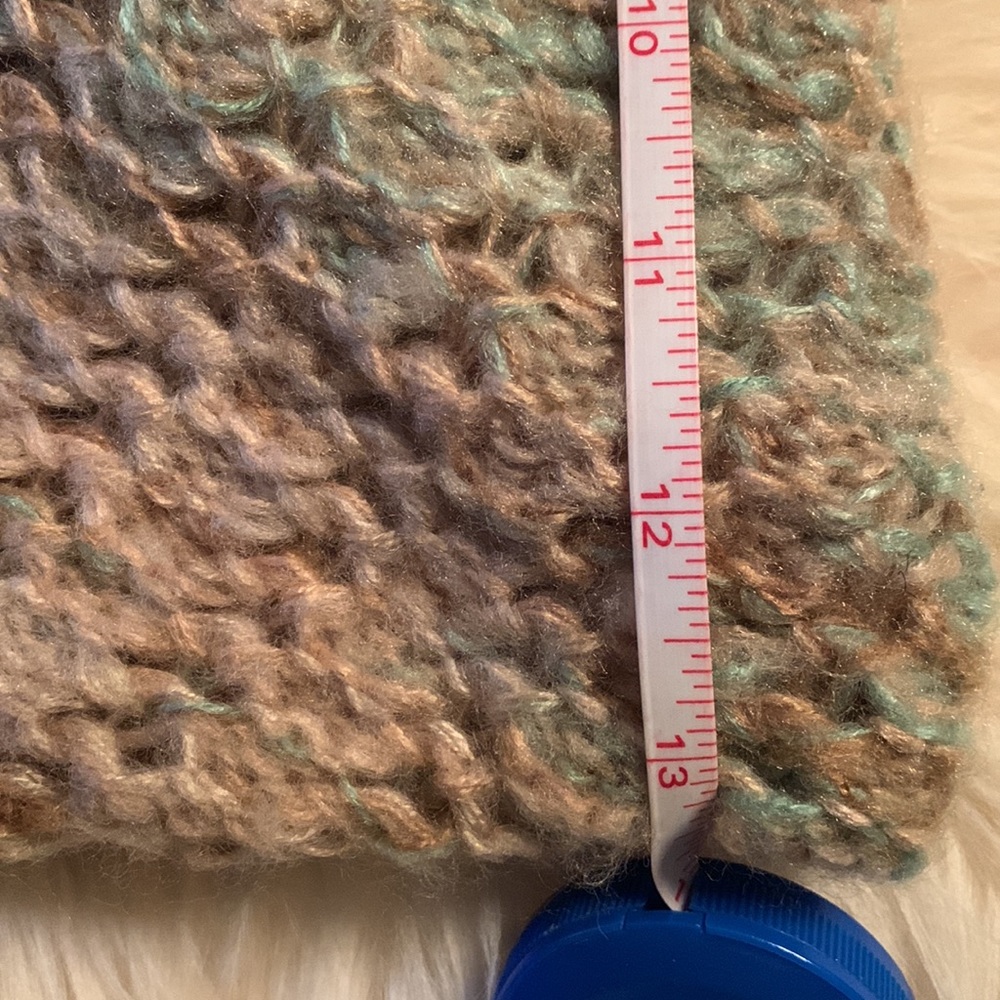Funnel scarf - Picture 6 of 6